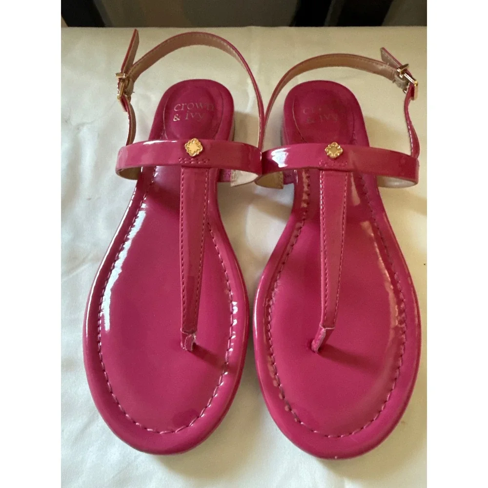 Crown & Ivy Womens Hot Pink Patent T-Strap Sandals Gold Flower Stud Size 6